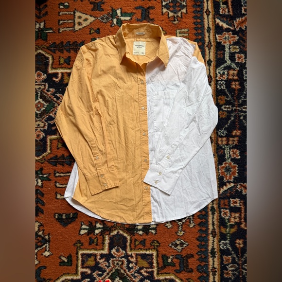Abercrombie and Fitch Oversized Color-Block Button Down - Picture 2 of 5